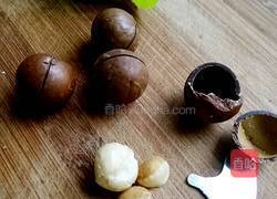 夏威夷果拌粥的做法图解2