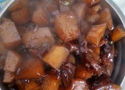 红烧肉顿土豆块