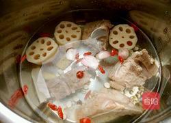 排骨茨实薏米莲藕祛湿汤的做法图解5