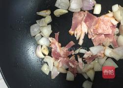 奶酪培根意大利面的做法图解3