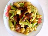 花菜炒鸭胗的做法[图]