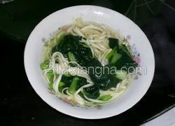 小青菜飘油汤挂面