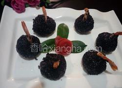 鲜虾黑米饭团