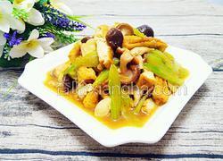 香菇西芹炒油豆腐