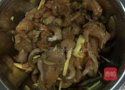 秋葵炒鸡胸肉的做法图解1