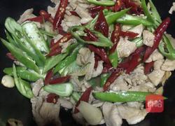 秋葵炒鸡胸肉的做法图解4