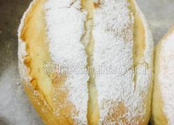 糖粉哈斯面包