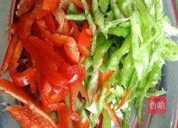 菜椒煸肉丝的做法图解2