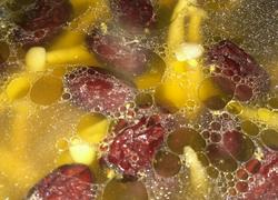 茶树菇红枣乌鸡汤