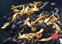 木耳炒千张丝的做法图解7
