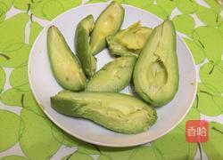 牛油果奶昔的做法图解3
