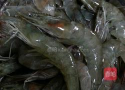 蒜蓉虾的做法图解1
