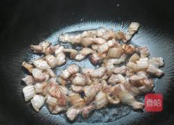 五花肉炒菜椒的做法图解1