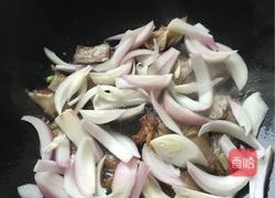 猪舌炒洋葱的做法图解5