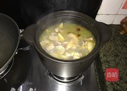 响螺肉沙鱼肾煲老鸡汤的做法图解13