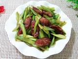 腊肠炒芹菜