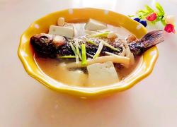 鲫鱼豆腐海鲜菇汤