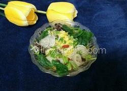 暖胃海鲜豌豆苗馄饨
