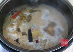 莲藕煨排骨的做法图解7