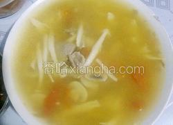 肉片菌菇汤