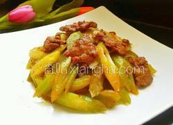 孜然牛肉炒西芹
