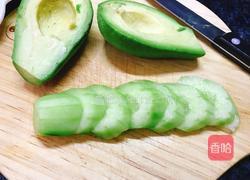 牛油果脆皮肠沙拉的做法图解3