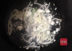 【雪菜炒大肠】的做法图解6