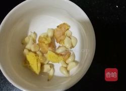 鲫鱼汤的做法图解2