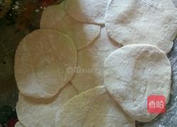 韭菜鸡蛋（香菇芹菜肉）包子的做法图解8