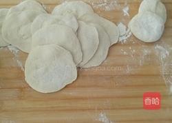 酱肉韭菜包子的做法图解9