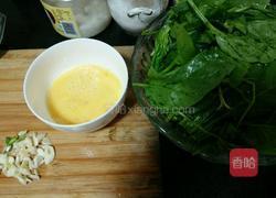 菠菜炒鸡蛋的做法图解1