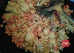 香肠炒饭的做法图解4
