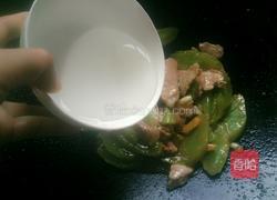 莴笋炒肉之花开富贵的做法图解8