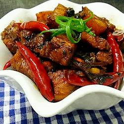 梅菜干烧肉的做法[图]