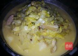 酸菜炖白肉的做法图解12