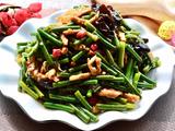 鸡丝炒蒜苔