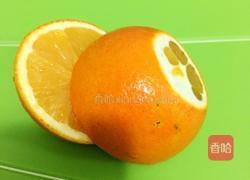 食盐蒸橙盅的做法图解1