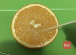 食盐蒸橙盅的做法图解2