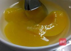 黄桃罐头的做法图解4
