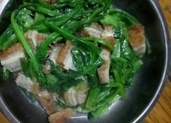 烧肉炒油麦菜