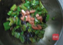 菜椒炒肉的做法图解5