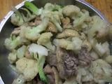 椰菜花炒肉