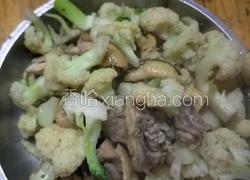 椰菜花炒肉