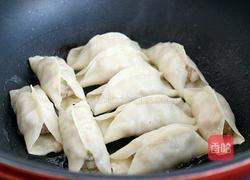 猪肉大葱锅贴的做法图解20