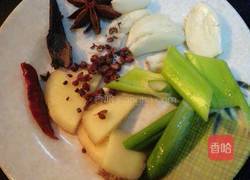 土豆炖鸡块的做法图解3