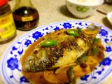 黄豆酱烧鲫鱼的做法[图]