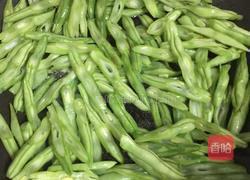 瘦肉炒四季豆的做法图解5