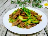 云南小瓜炒肉的做法[图]