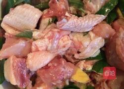 辣子鸡丁的做法图解1