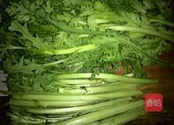 蒜蓉茼蒿的做法图解1